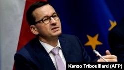 На думку польського політика, за умови дотримання плану вакцинації Польща може почати виходити з епідемії в другому кварталі наступного року