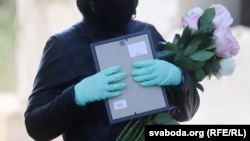 Пахаваньне, ілюстрацыйнае фота 