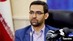 محمدجواد آذری جهرمی در صفحه شخصی خود در توییتر نوشت: «شایعه‌هایی که در خصوص قطع دائمی شبکه‌های اجتماعی مطرح می‌شود صحت ندارد».