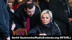 Марія Максакова у день поховання чоловіка Дениса Вороненкова, Київ, 25 березня 2017 року