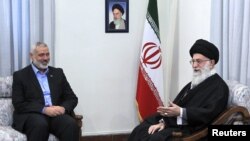 اسماعیل هنیه، نخست وزیر تشکیلات خودگردان فلسطینی، در سفر بهمن‌ماه خود به ایران بر مناسبات نزدیک حماس و جمهوری اسلامی تأکید کرد.