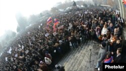 В Армении очень мало сторонников пенсионной реформы, потому что многие считают, что в стране нет достаточных условий для того, чтобы провести такую реформу