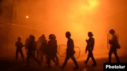 Силовики в кварталі Сарі-Тах, Єреван, Вірменія, 29 липня 2016 року