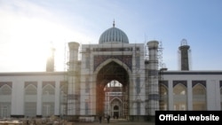 Центральная соборная мечеть в Душанбе.