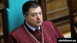 Тупицький: що повинно відбутися у парламенті у вівторок? Законом чи постановою мають скасувати рішення Конституційного суду. Чому тоді не указом президента? 