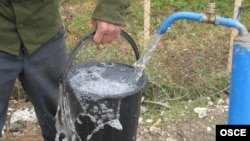 Жители Ленингора ждут подключения к водопроводу уже более двух с половиной месяцев 