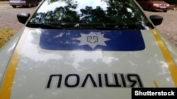 «Невідомий увірвався у приміщення і пошкодив майно, після чого намагався втекти», – кажуть у поліції